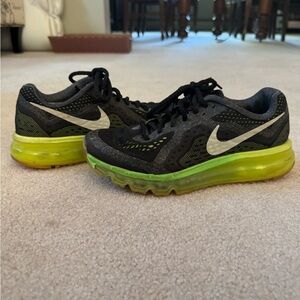 Nike Kids Black and Neon Green Sneakers